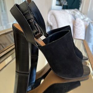 Steve Madden Black suede and leather shoes size 10